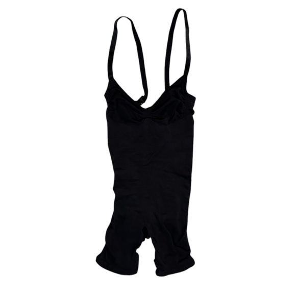 SKIMS Other - Skims Shapewear Bodysuit Short